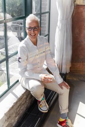 Zeige Details für Kochbluse mit V-Ausschnitt Bild von Kochbluse mit V-Ausschnitt